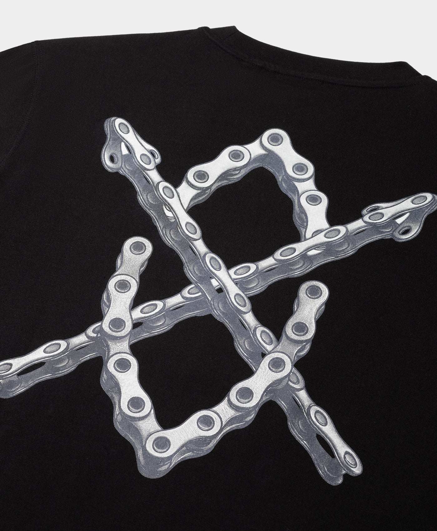 DP - Black Chain Shield T-Shirt - Packshot - detail