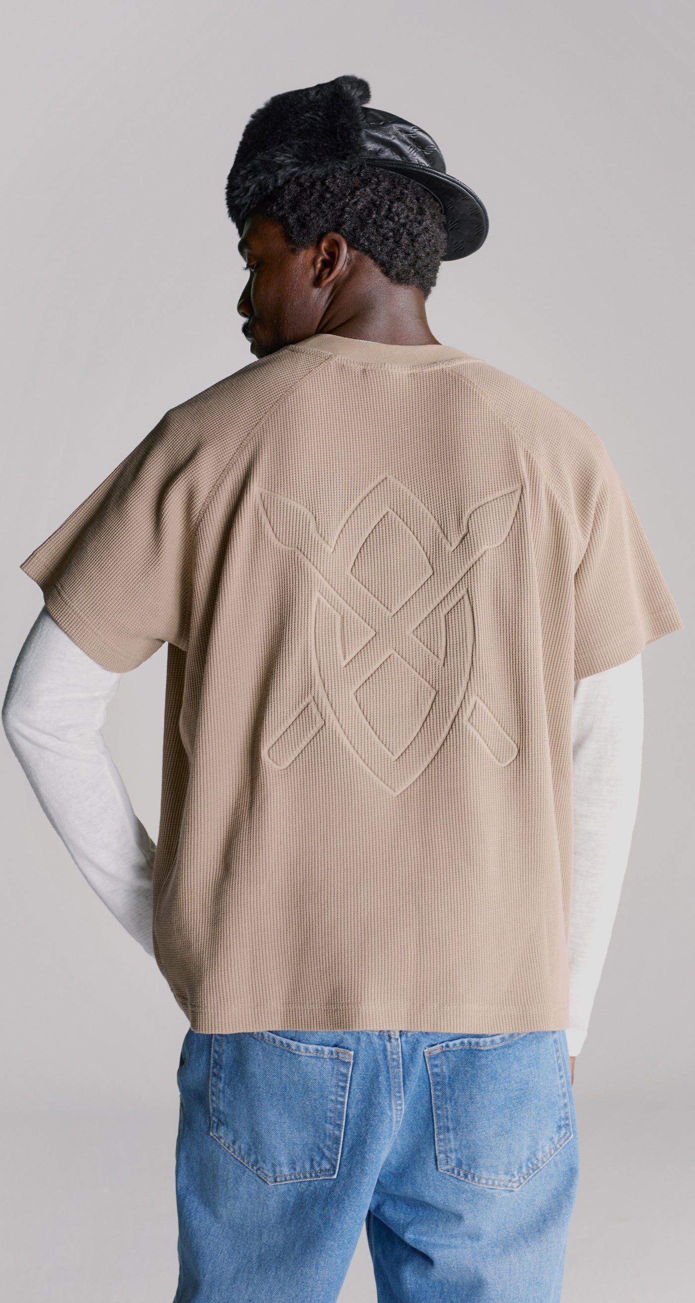 DP - Irish Cream Waffle Boxy T-Shirt - Modelshot - men - rear