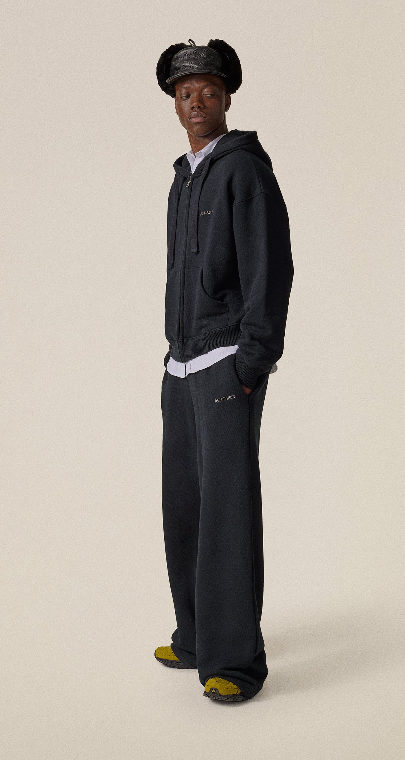 DP - Black Wide Leg Pants - Modelshot - detail