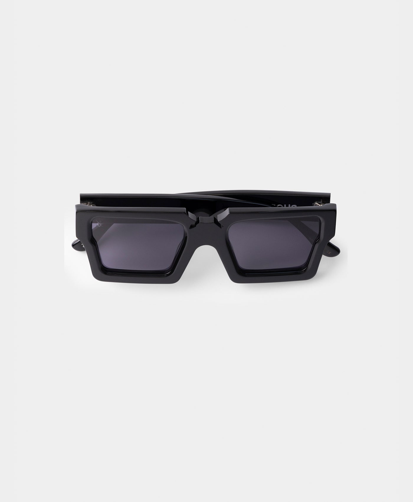 DP - Black Pello Sunglasses - Packshot 
