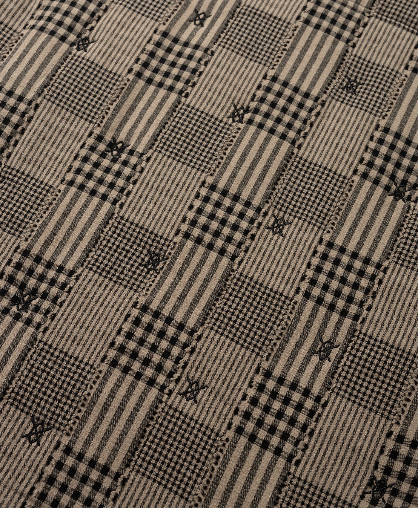 DP - Wet Weather Quilted Shield Longsleeve Shirt - Packshot - Detail