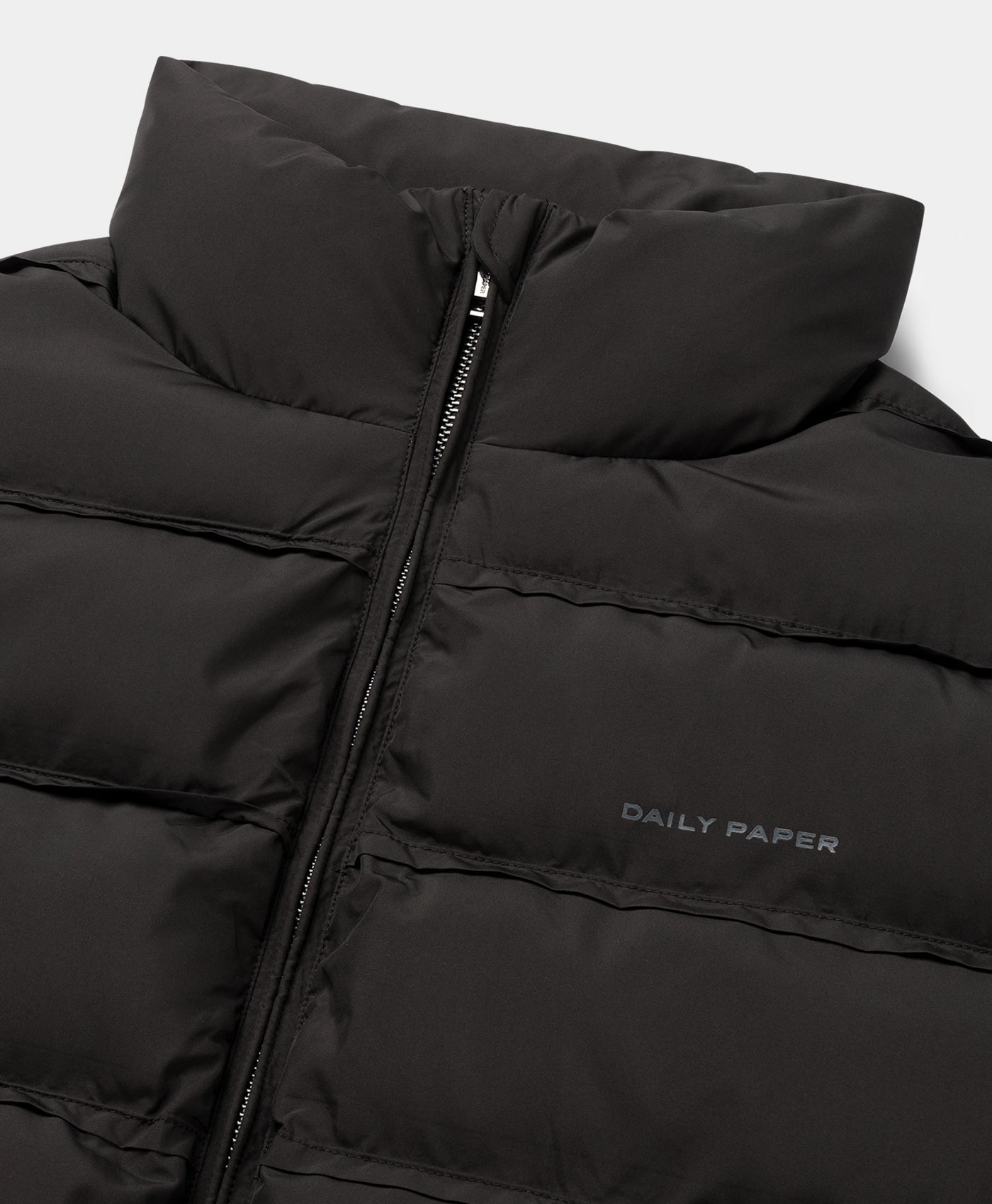 DP - Black Relaxed Short Puffer - Packshot - Detail