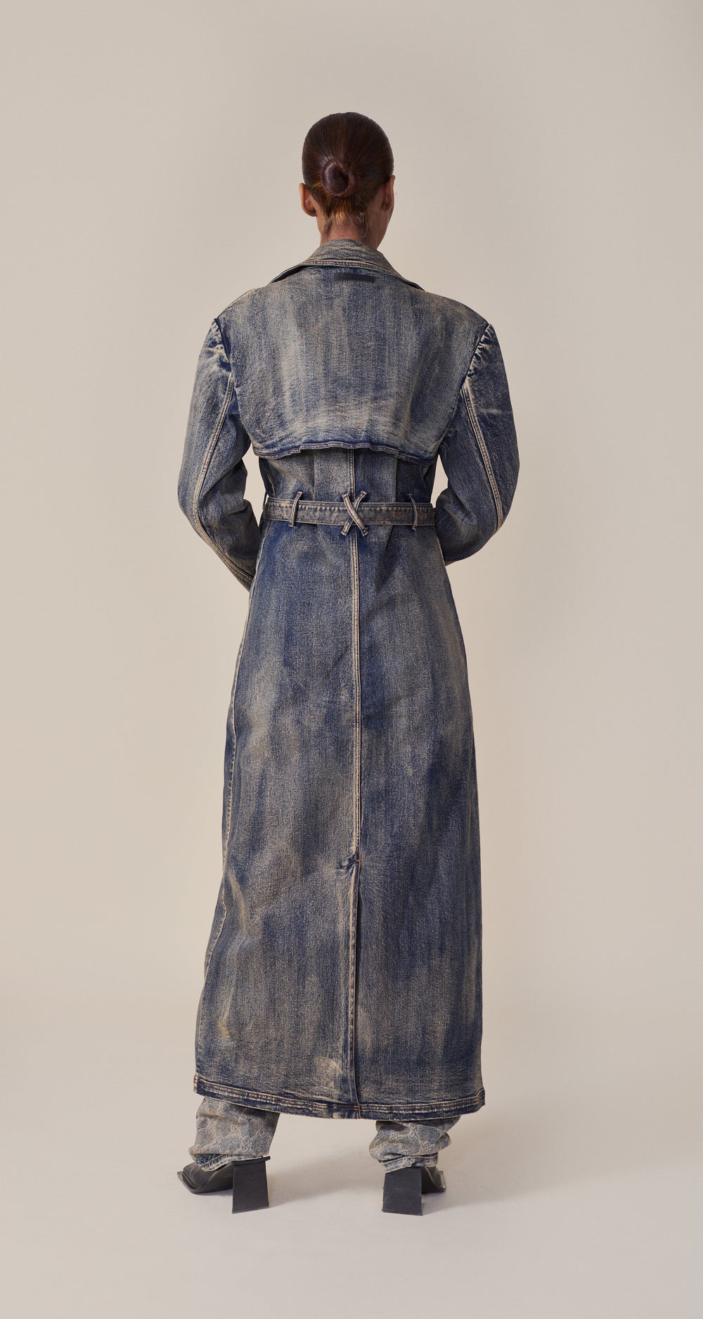 DP - Brown Wash Vintage Wash Trenchcoat - wmn - rear